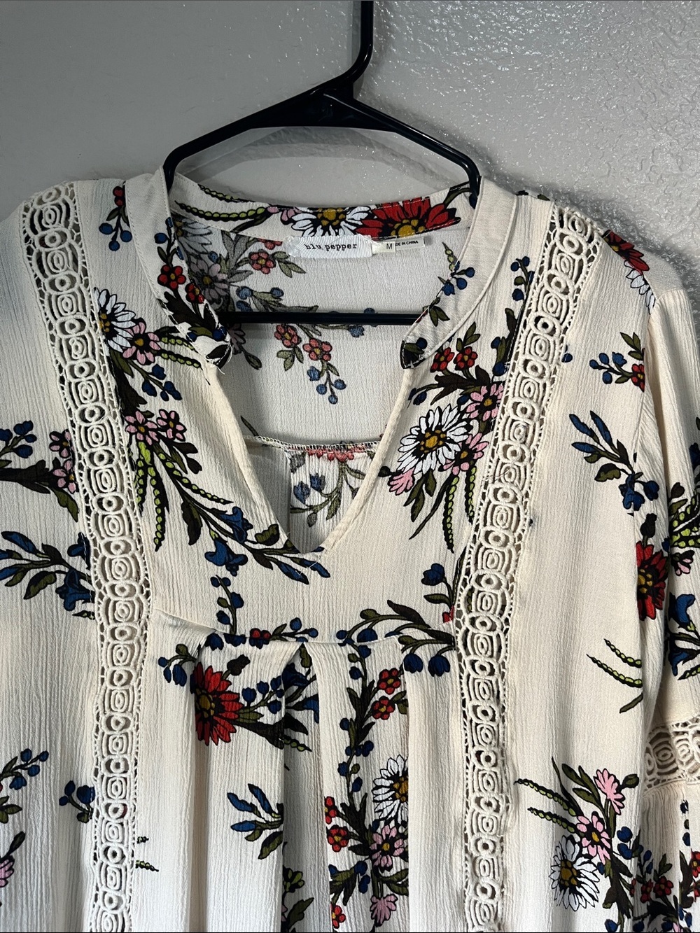 Blu Pepper Ivory Floral Lace-Trim Tunic Sz M Boho Cottage Core Flowy Vacay - Picture 6 of 8